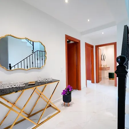 Вилла Valia Calda *